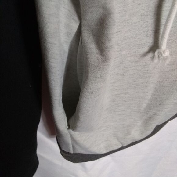 Hoodie    - Picture 3 of 9